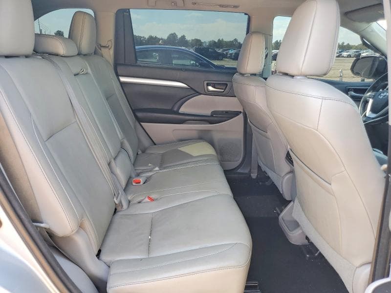 2017 TOYOTA HIGHLANDER XLE 11