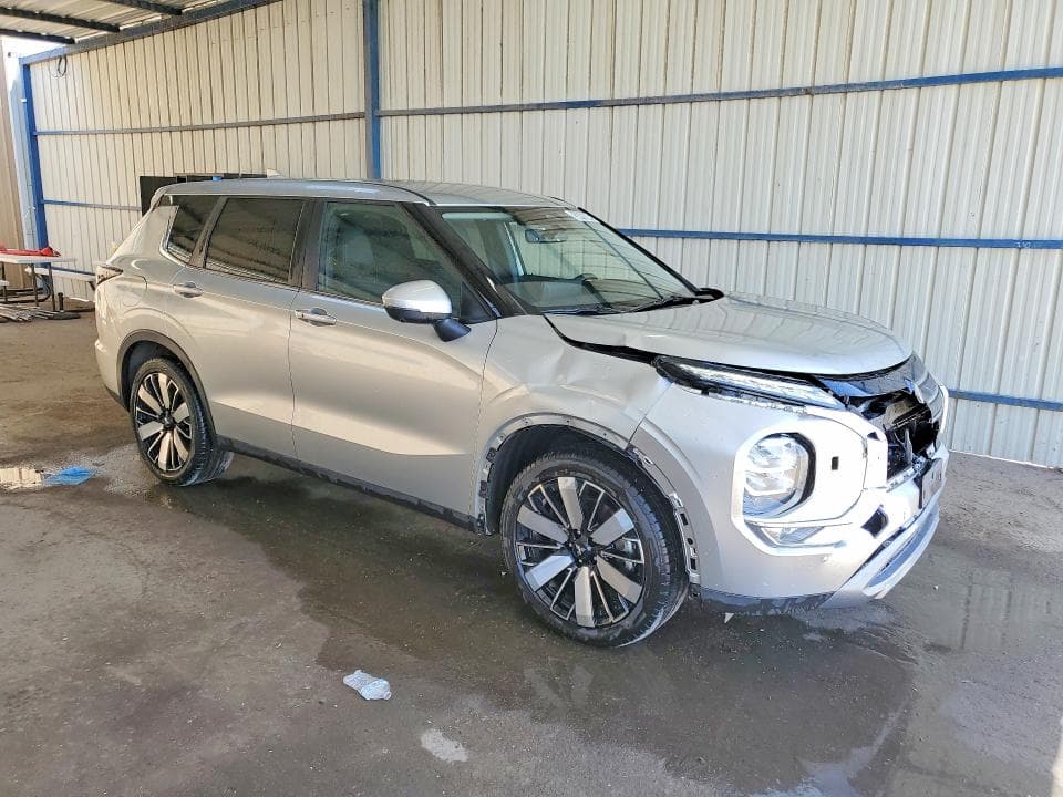 2025 MITSUBISHI OUTLANDER SE 4