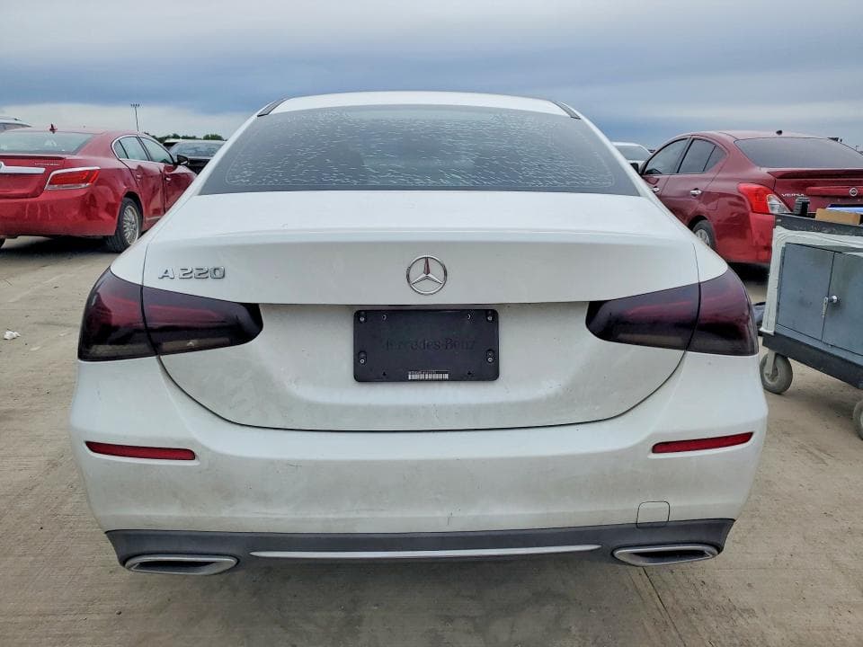2019 MERCEDES-BENZ A 220 6