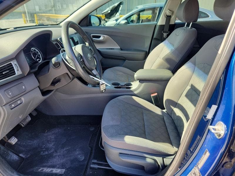 2017 KIA NIRO LX 7