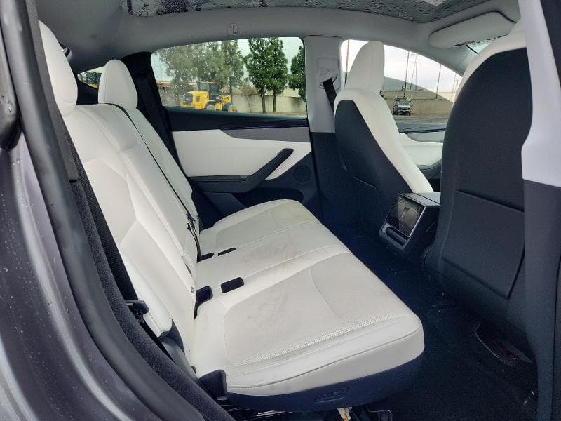 2026 TESLA MODEL Y 10