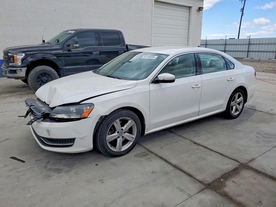2013 VOLKSWAGEN PASSAT SE - 1