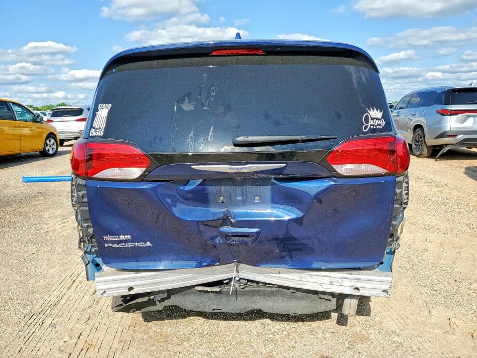 2020 CHRYSLER PACIFICA TOURING 6