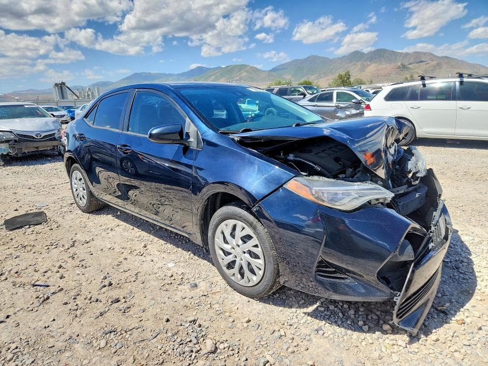 2017 TOYOTA COROLLA LE 4