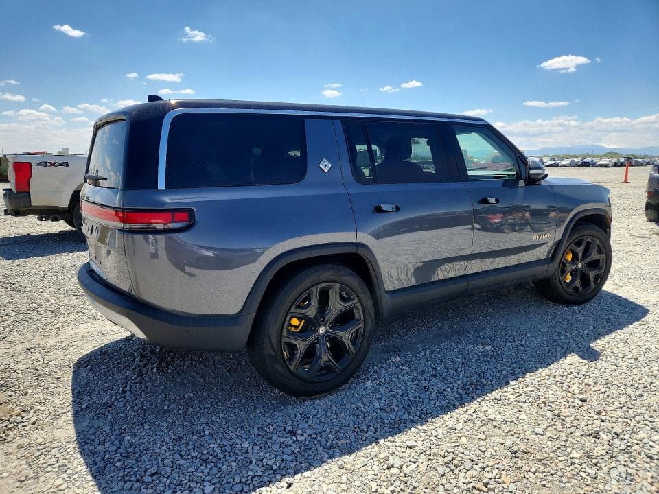 2023 RIVIAN R1S ADVENTURE 3