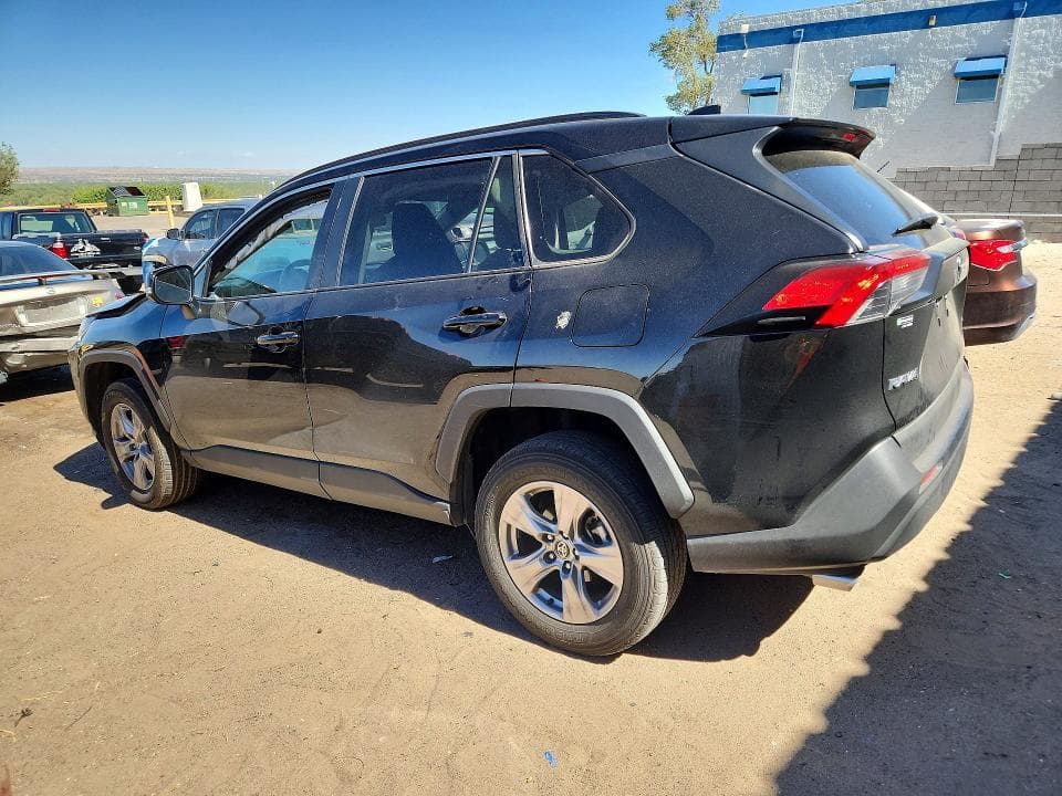 2024 TOYOTA RAV4 XLE 2