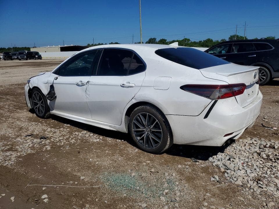 2022 TOYOTA CAMRY HYBRID SE 2