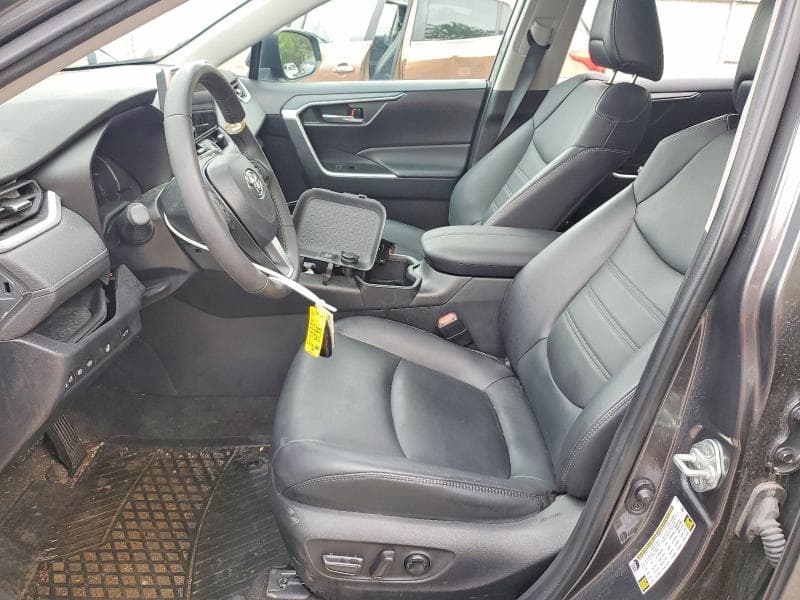 2023 TOYOTA RAV4 XLE 7