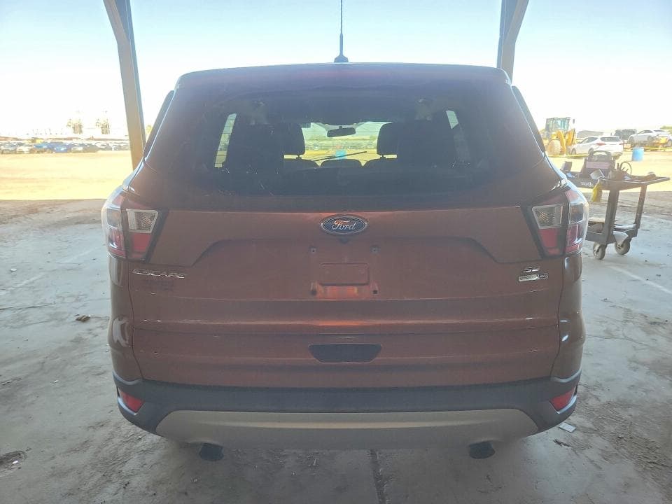 2017 FORD ESCAPE SE 6