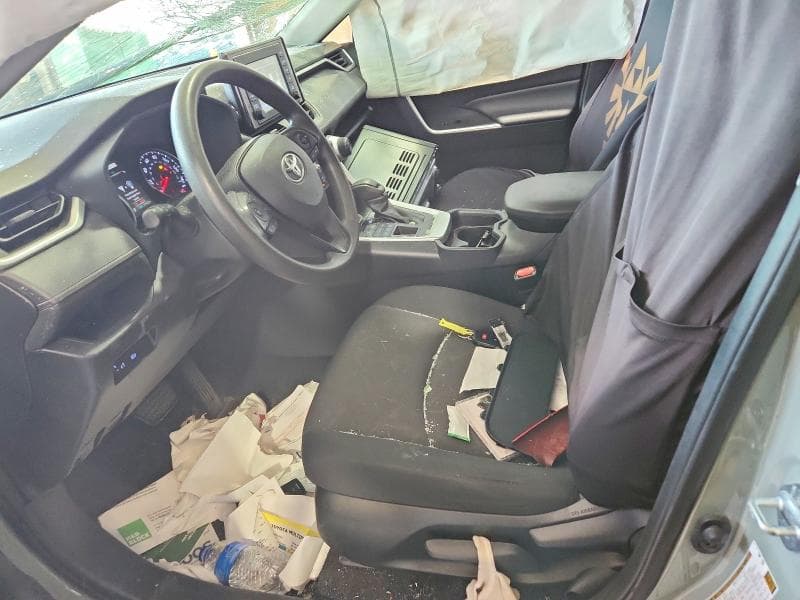 2019 TOYOTA RAV4 XLE 7