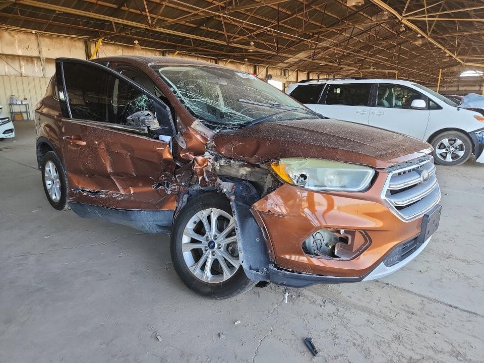 2017 FORD ESCAPE SE 4