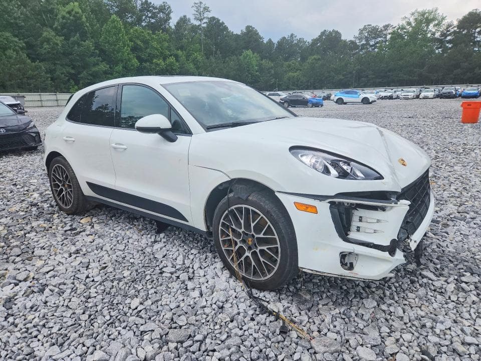 2018 PORSCHE MACAN 4