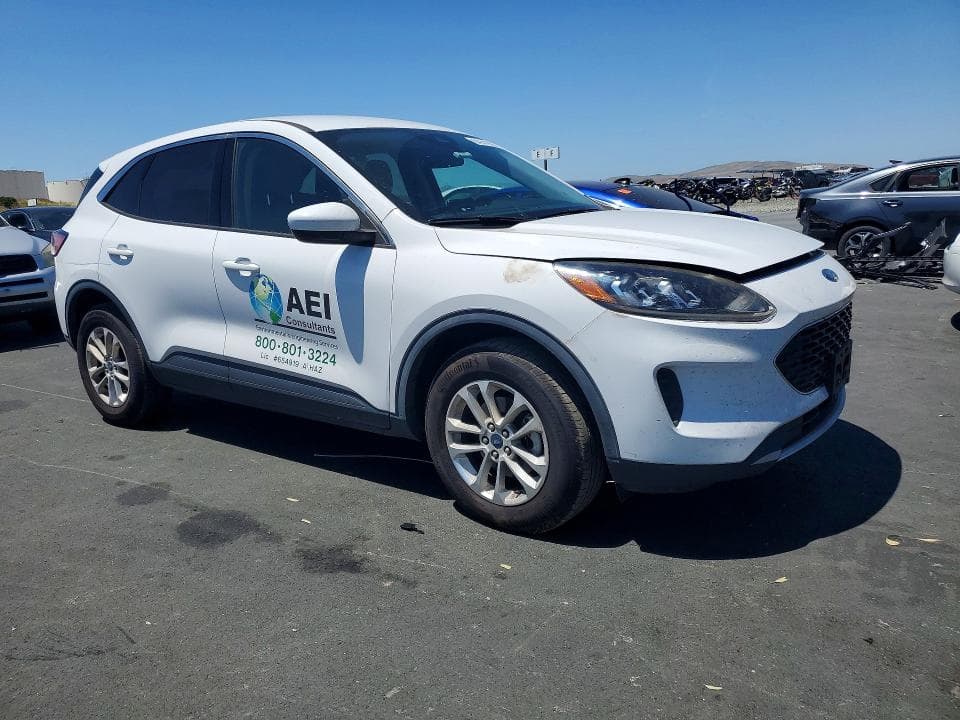 2020 FORD ESCAPE SE 4
