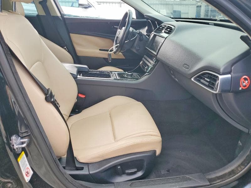 2018 JAGUAR XE PREMIUM 7