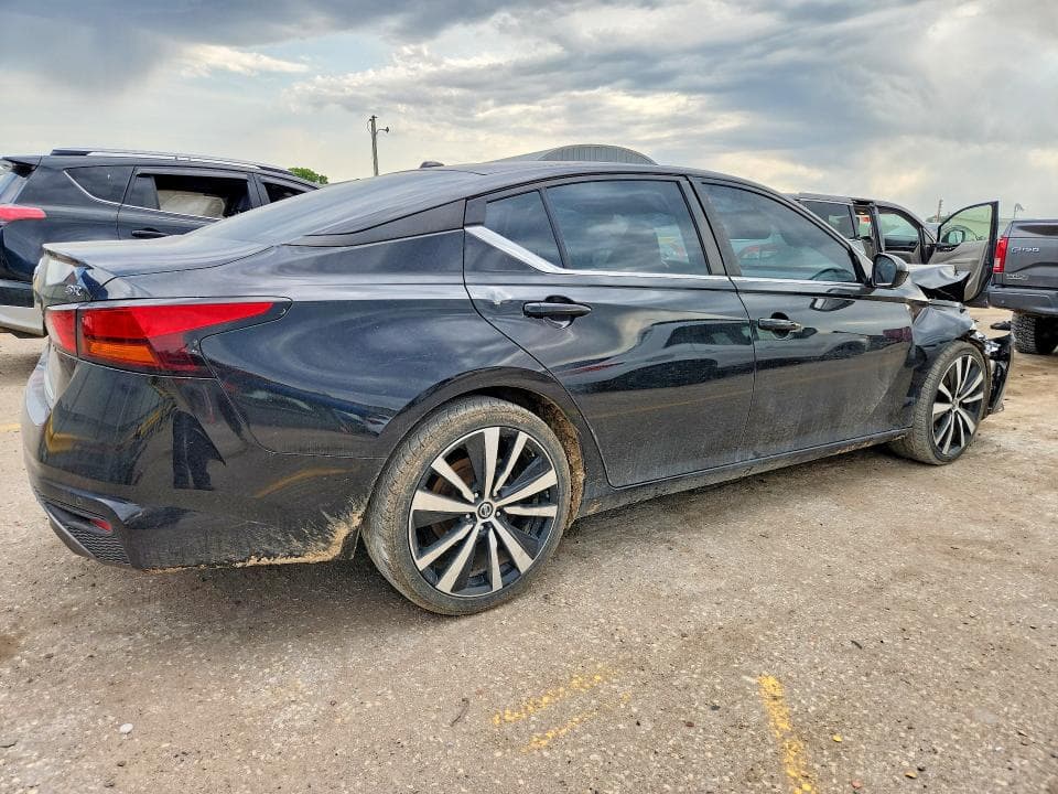 2020 NISSAN ALTIMA SR 3