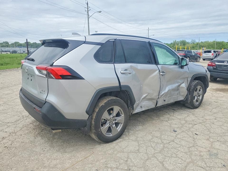 2025 TOYOTA RAV4 HYBRID XLE 3