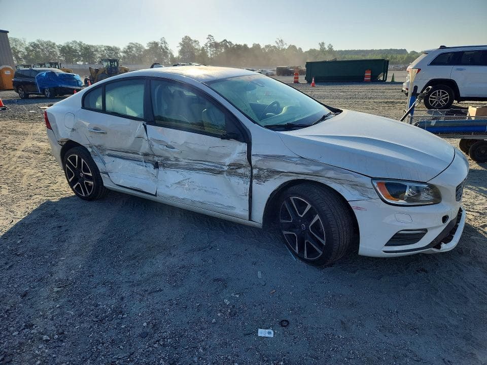 2017 VOLVO S60 4