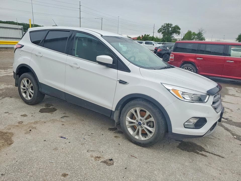 2017 FORD ESCAPE SE 4