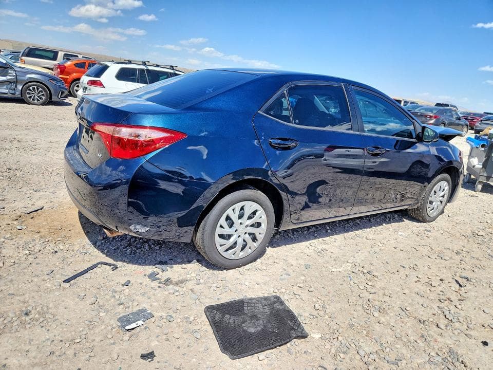2017 TOYOTA COROLLA LE 3