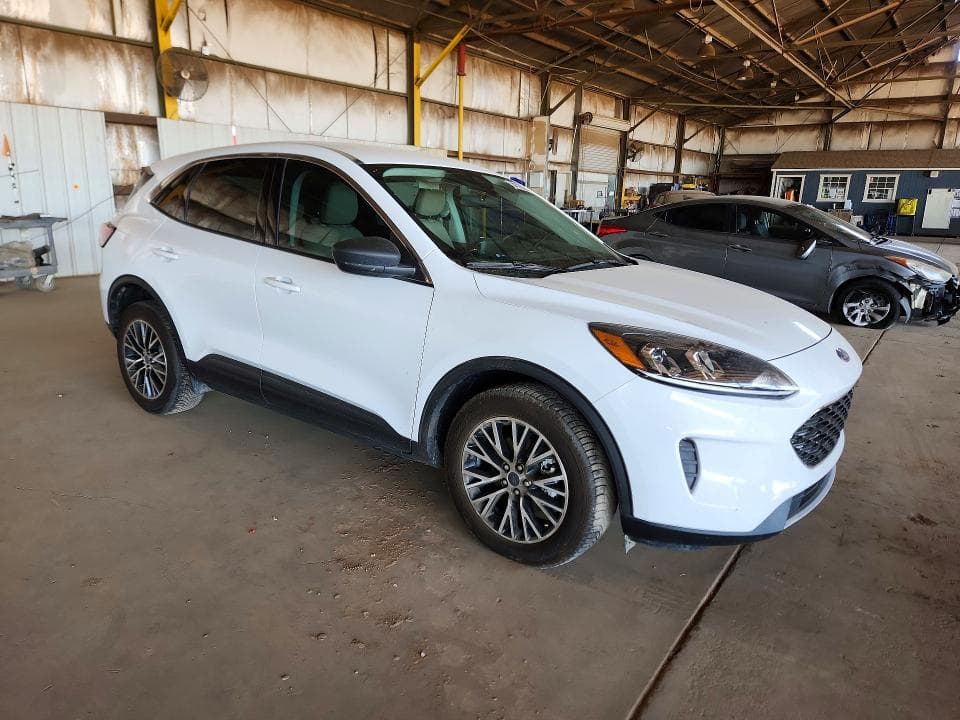 2022 FORD ESCAPE SE 4