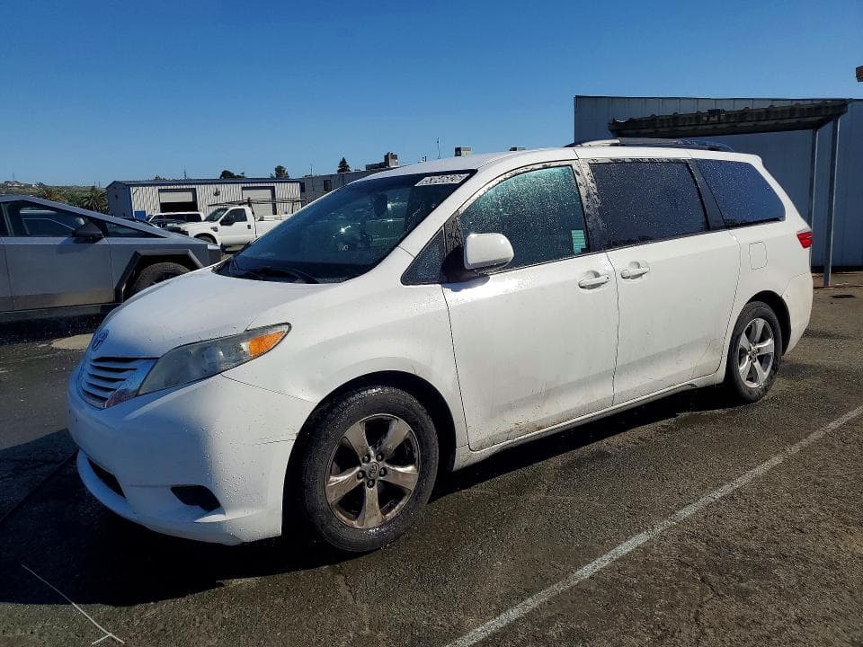 2016 TOYOTA SIENNA