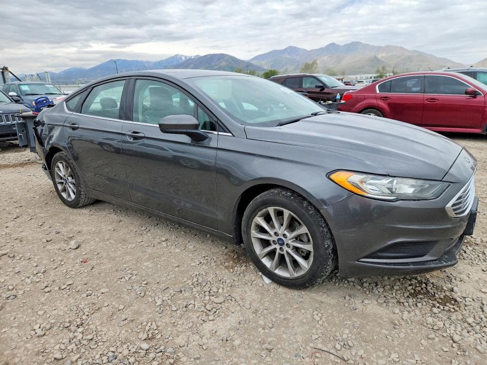 2017 FORD FUSION SE 4