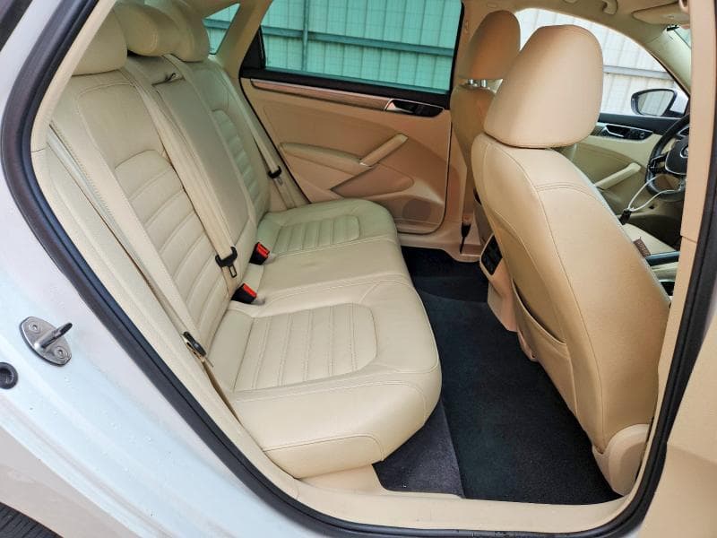 2017 VOLKSWAGEN PASSAT SEL PREMIUM 10