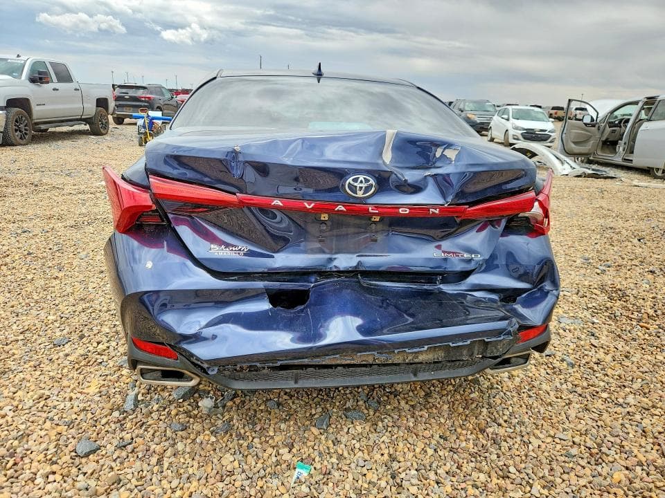 2019 TOYOTA AVALON LIMITED 6
