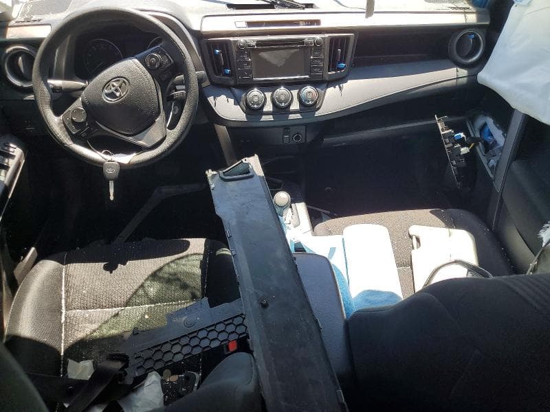 2018 TOYOTA RAV4 LE 8