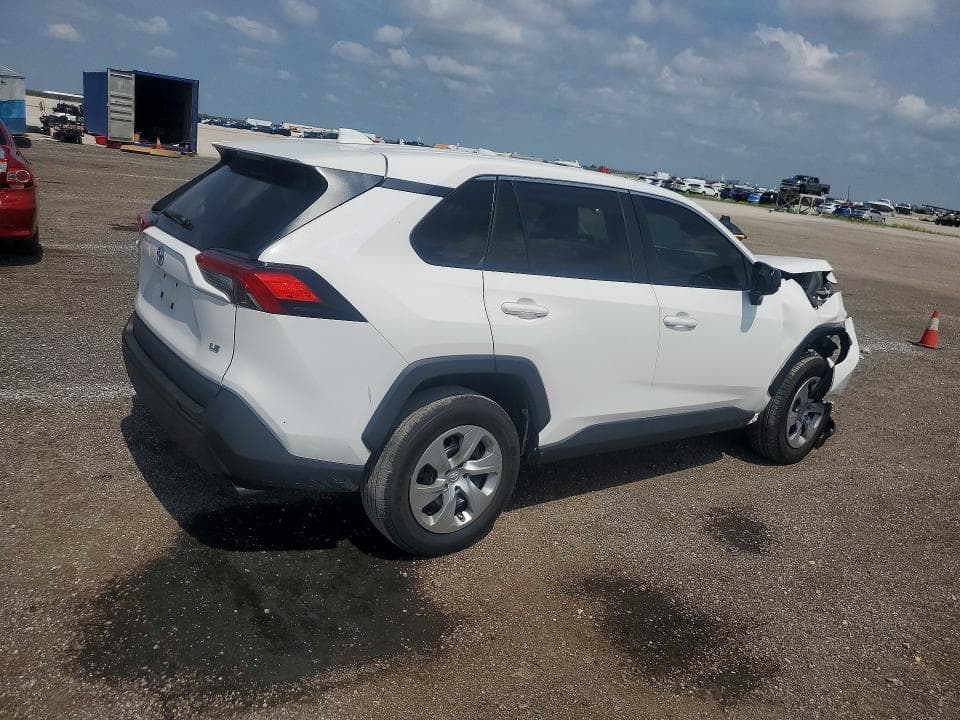 2023 TOYOTA RAV4 LE 3