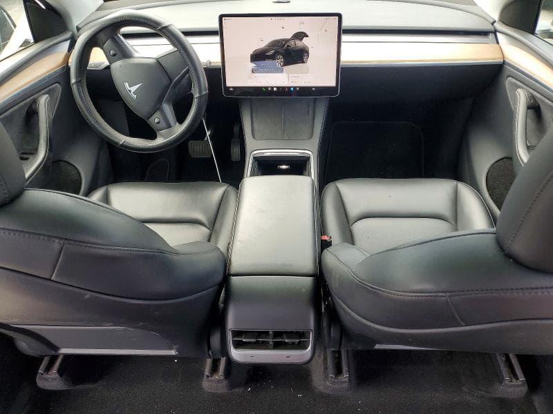 2024 TESLA MODEL Y 8