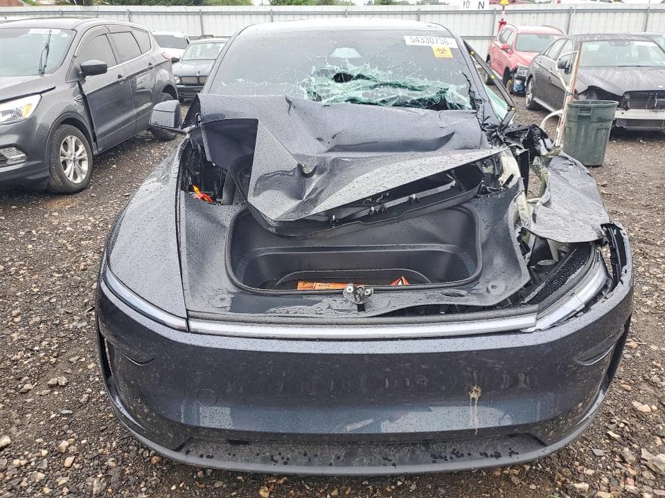 2026 TESLA MODEL Y 5