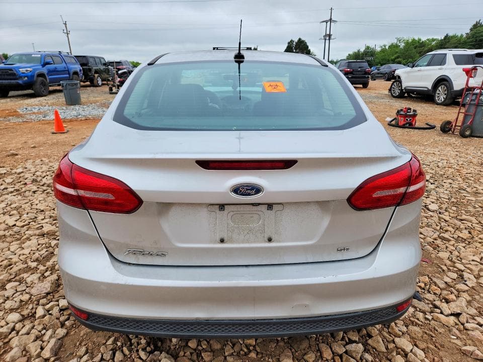 2017 FORD FOCUS SE 6