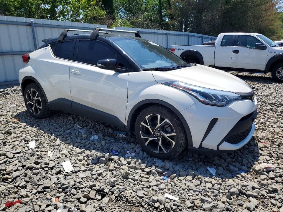 2020 TOYOTA C-HR XLE 4