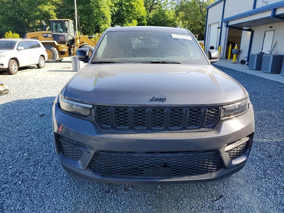 2023 JEEP GRAND CHEROKEE LAREDO 5