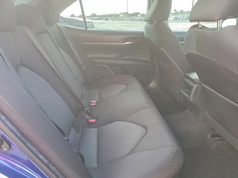 2018 TOYOTA CAMRY LE 10