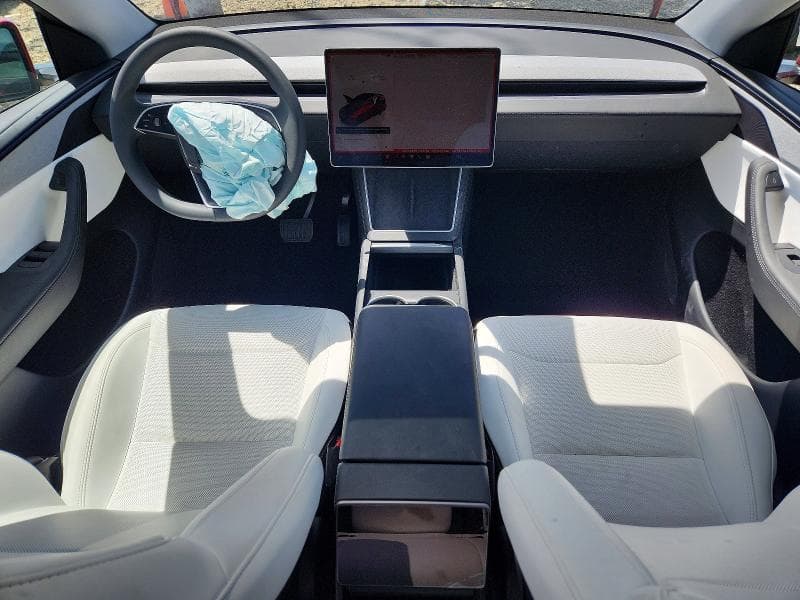 2026 TESLA MODEL Y 8