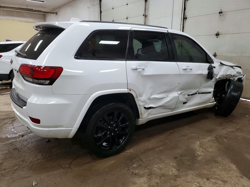 2022 JEEP GRAND CHEROKEE LAREDO E 3