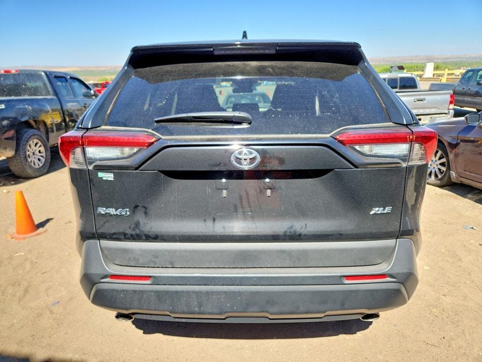 2024 TOYOTA RAV4 XLE 6
