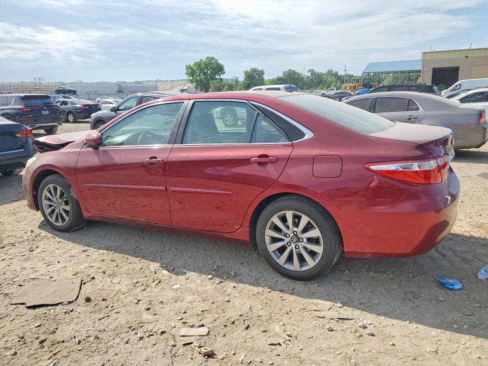 2017 TOYOTA CAMRY XLE 2