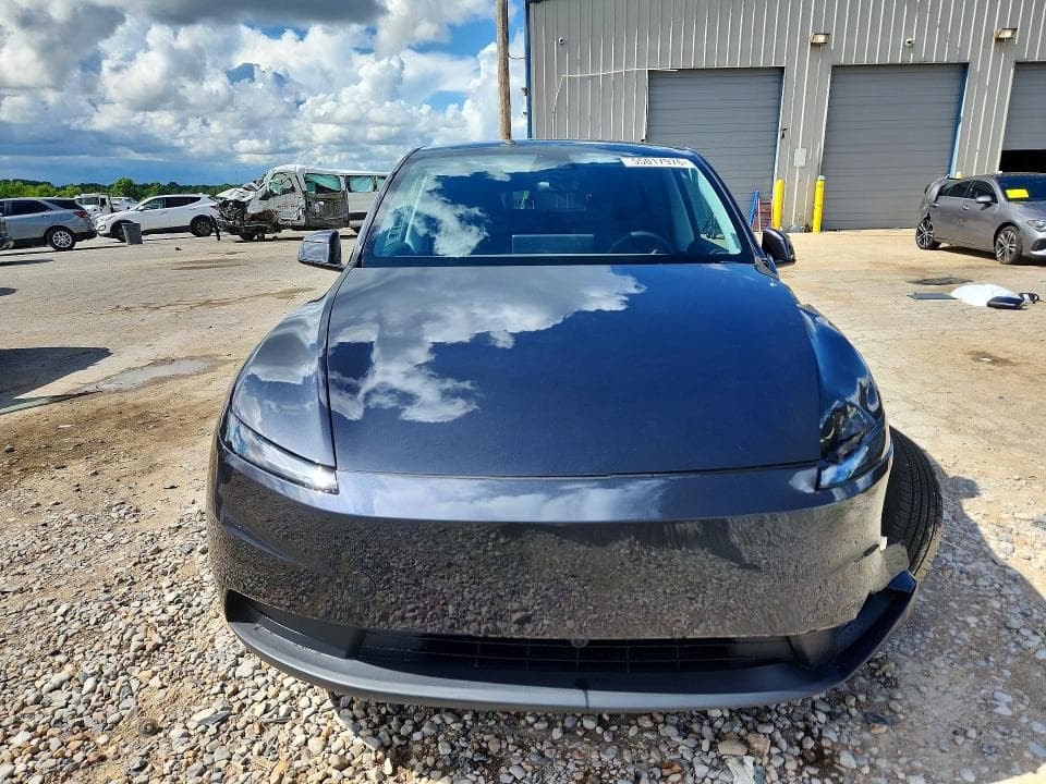 2026 TESLA MODEL Y 5