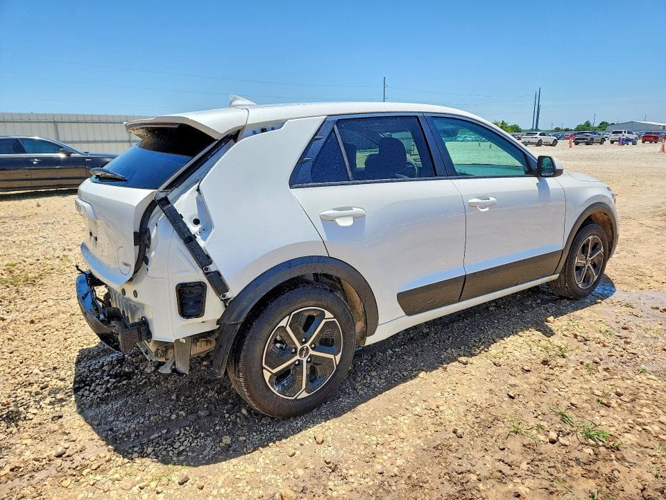 2026 KIA NIRO LX 3