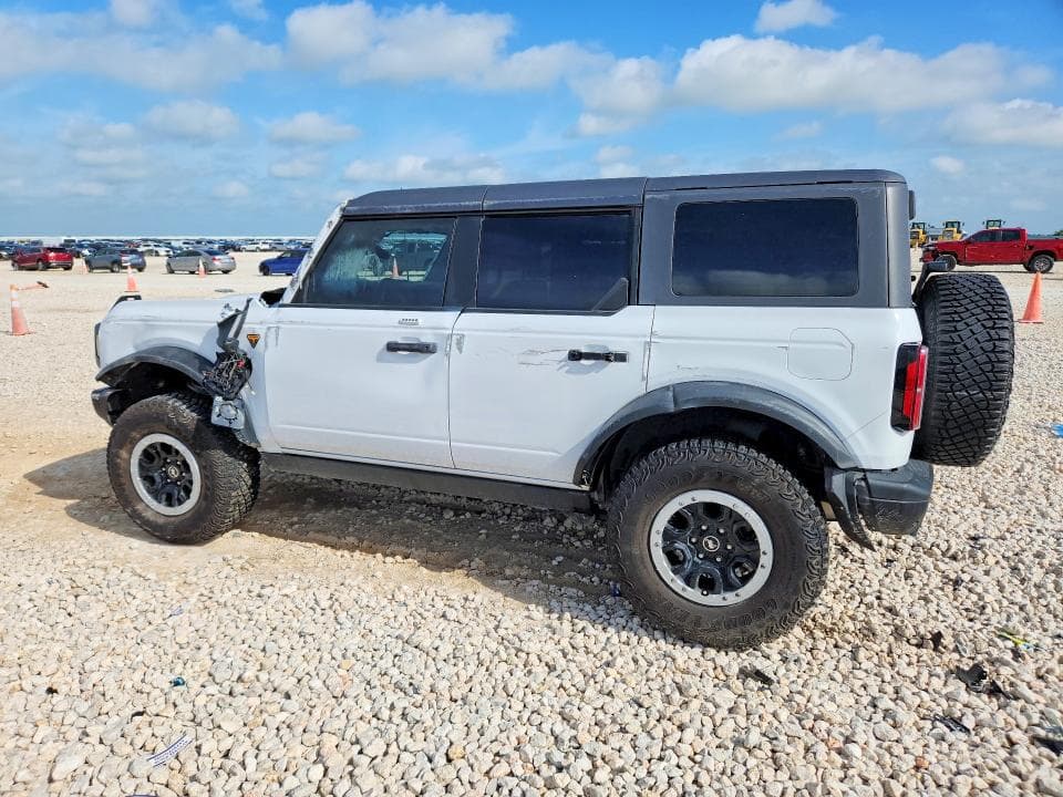 2023 FORD BRONCO BASE 2