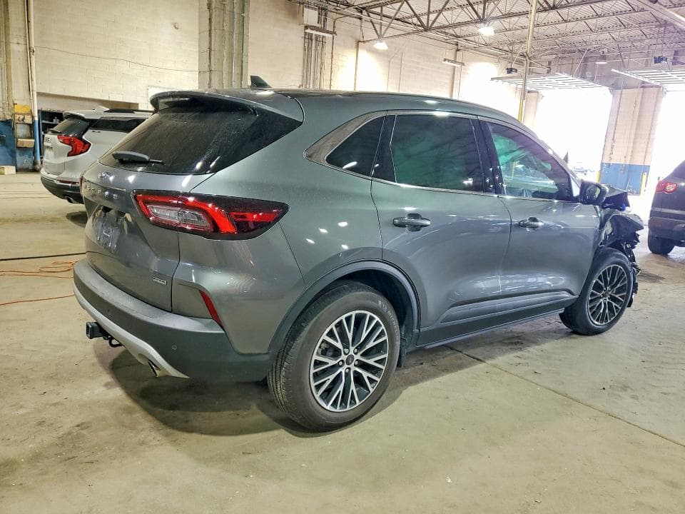 2025 FORD ESCAPE 3