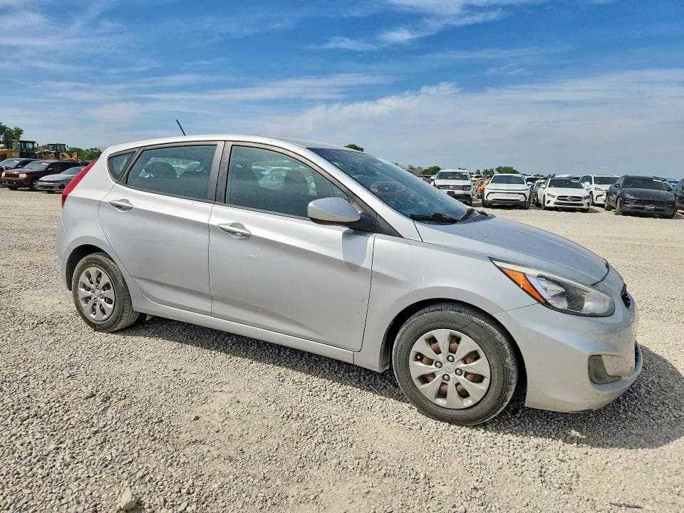2017 HYUNDAI ACCENT SE 4