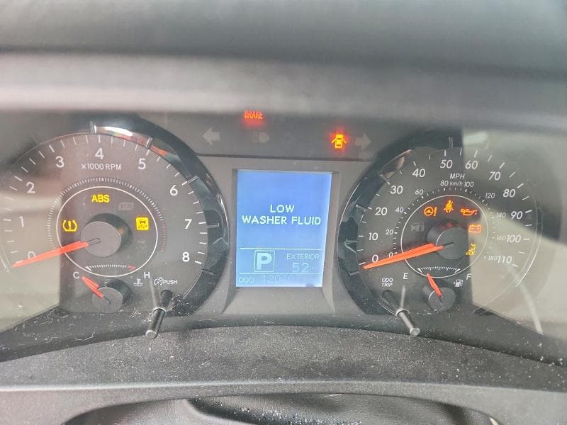 2017 TOYOTA SIENNA LE 9