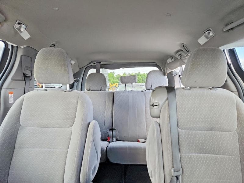 2018 TOYOTA SIENNA LE 10