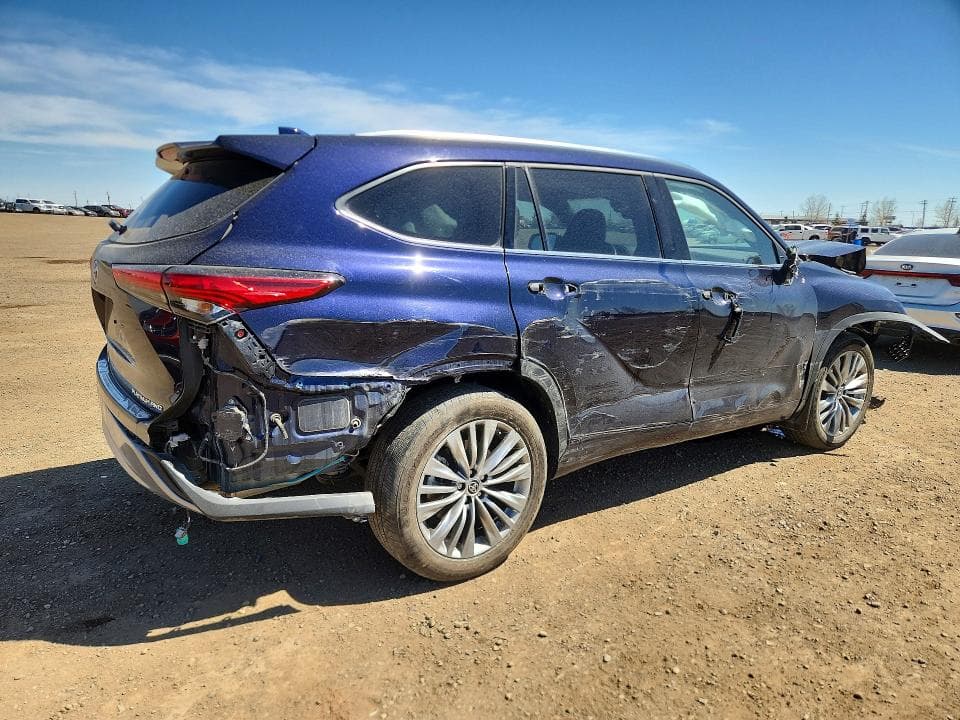 2022 TOYOTA HIGHLANDER PLATINUM 3