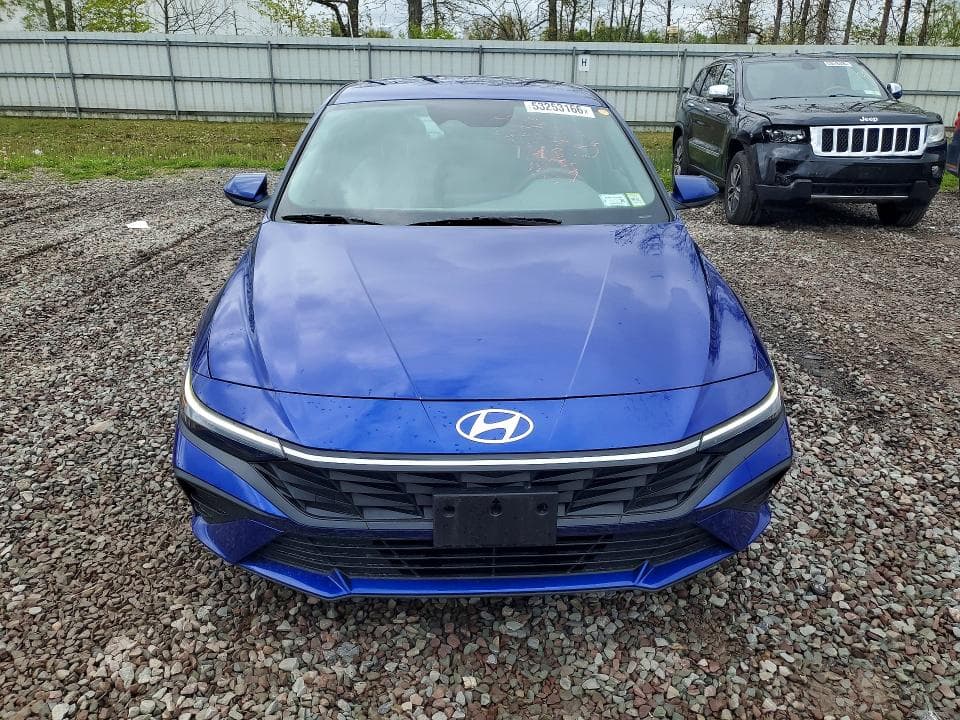 2024 HYUNDAI ELANTRA SE 5