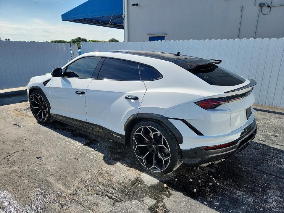2024 LAMBORGHINI URUS PERFORMANTE 3